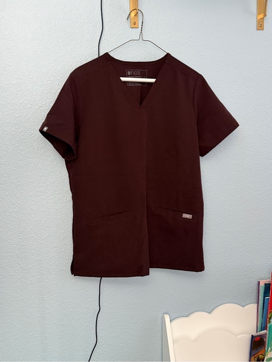 Figs Tops - FIGS espresso casma 3 pocket scrub top